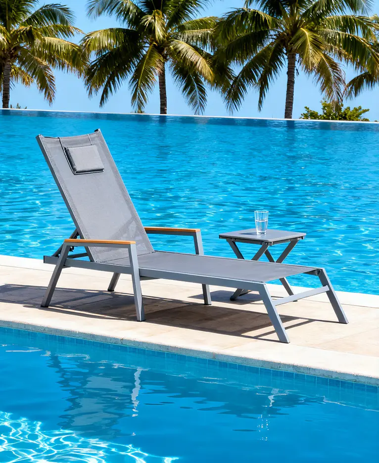 Outdoor Lounge Chairs